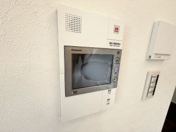 ���̑����ρ@�s�u���j�^�[�t�C���^�[�z��