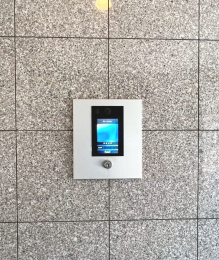 ���̑����p���@���I�[�g���b�N�A�h�ƃJ�����Ȃǂ̃Z�L�����e�B�[�����Ă��܂�