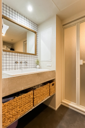 ���ʑ�E���ʏ��@�����ʑ�̉����ɂ͎��[�X�y�[�X������A�U�炩�肪���Ȑ��ʑ�����ꂢ�ɕۂĂ܂�