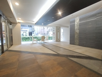 �G���g�����X�@�_�炩�ȓ������̍������ރG���g�����X�z�[���ł�