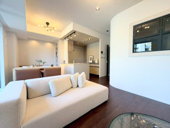 ���r���O�@��16.4����LDK�ł��B�傫�ȑ�������Ƃ��Ă����邢�ł���I�Ƌ���S�Ă��̂܂܂��n���������܂���