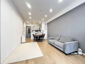 ���r���O�@�k�c�j��15.1������L�X�Ƃ�����Ԃœ쑤�ɖʂ��Ă��邽�ߓ���������ǂ��J���I�ł���