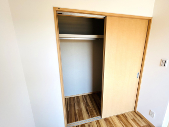 ���[�@����5.44���̎��[�X�y�[�X�I�I�ɂ̓o�b�N���A�����ɂ͎��[�P�[�X�Ȃǂ�u���ĕ֗��ǂ����g�����������܂��I