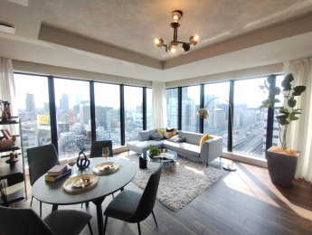 ���r���O�@�k�c�j��18.9������L�X�Ƃ�����ԂŁA�쑤�ɖʂ��Ă��邽�ߓ���������ǂ��J���I�ł�