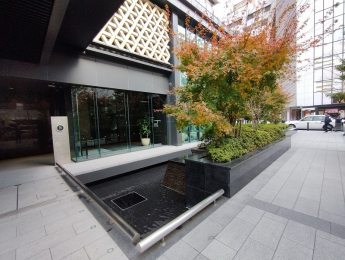 �G���g�����X�@�A�͂ɍʂ�ꂽ�d�����̂���G���g�����X�I