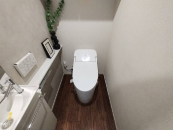 �g�C���@�Ɨ��^��􂢊킪�t���Ă���̂ŁA���􂤂Ƃ��ɐ����͂˂ɂ����ȂǁA�|�������ԉɂ̌y���ɂ��𗧂��܂�