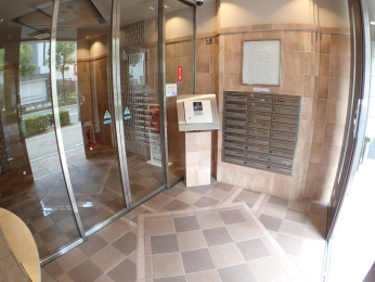 �G���g�����X�@TV���j�^�[�t���C���^�[�z���ł��̂ŃZ�L�����e�B�[�����S