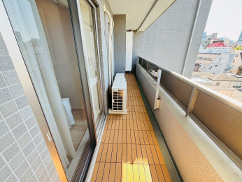 �o���R�j�[�@�����̐��񂾋�C��A�[���ɐ������X����������������o���R�j�[