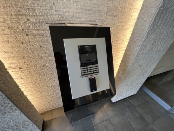 �G���g�����X�@�I�[�g���b�N�L��