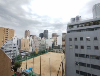 �Z�˂���̒��]�ʐ^�@��8�K��������̒��]�ł���