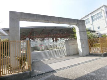 ���ӊ��@�Z�V�]���w�Z�܂Ŗ�300��