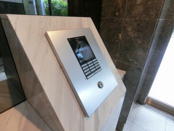 ���̑����p���@�J�����t���̃C���^�[�t�H���Ȃ̂ŁA���q�ɂ����S���Ă��������܂�