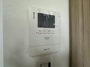 ���̑����ρ@�s�u���j�^�[�t�C���^�[�z��