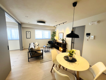 ���r���O�@�z�̓��閾�邢���r���O�ł��I