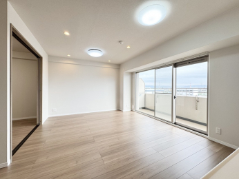 ���r���O�@�ׂ̗m�����J������Ƃ���ɍL���g���郊�r���O���[��