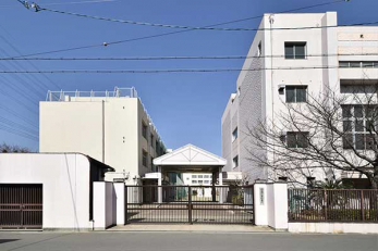 ���ӊ��@�R�V�����w�Z�܂Ŗ�600��