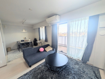 ���r���O�@��17.5���̍L�X�Ƃ���LDK�ł��B�傫�ȑ�������܂��̂œ����͂Ƃ��Ă����邢�ł����