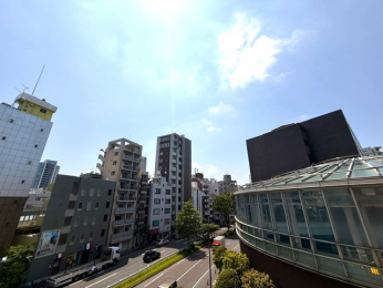 �Z�˂���̒��]�ʐ^�@-