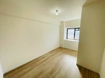 �m���@���m����5.4��