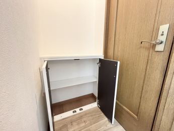 ���[�@�g�C���O�Ɏ��[���������܂��B�g�C���b�g�y�[�p�[��|������Ȃǂ����܂��ɂ��œK