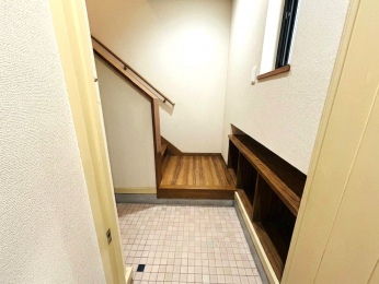 ���ց@-