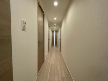 ���ց@-