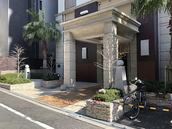 �G���g�����X�@���Y��ȃG���g�����X�ł���