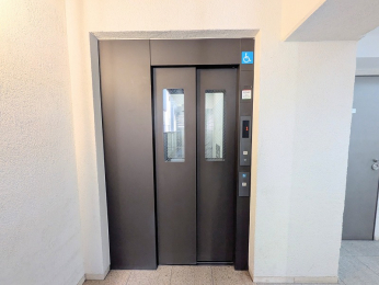 ���̑����p���@�G���x�[�^�[�ł��B�ߋ��ɓ���ւ��H�����{�ς�
