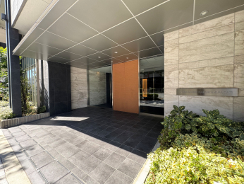 �G���g�����X�@�y�G���g�����X�z